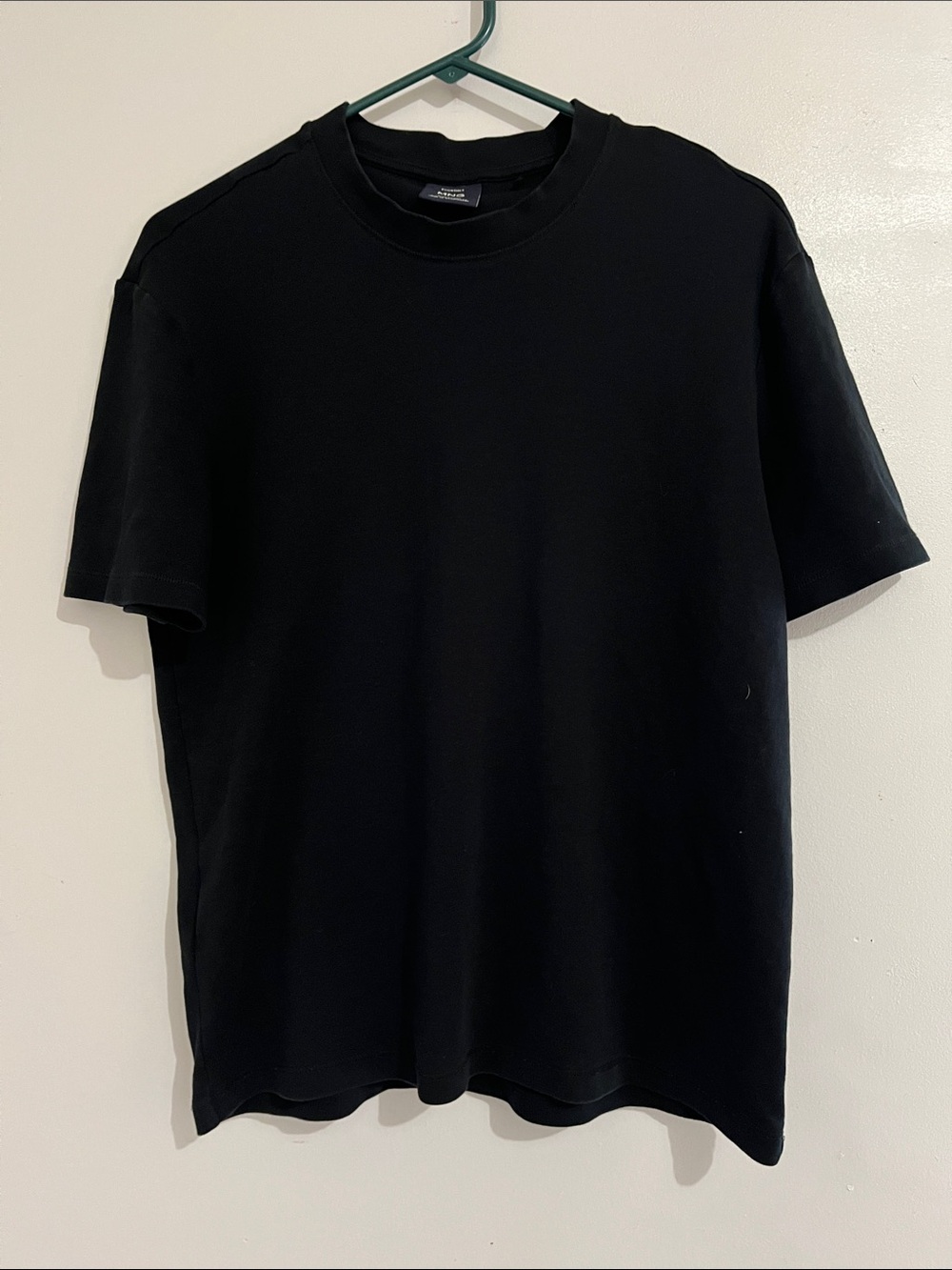 Mango Men's Black Short Sleeve Crewneck Tee size small MNG